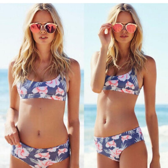 Sexy and Chic Blue/Pink Floral Bikini - Picture 5 of 8